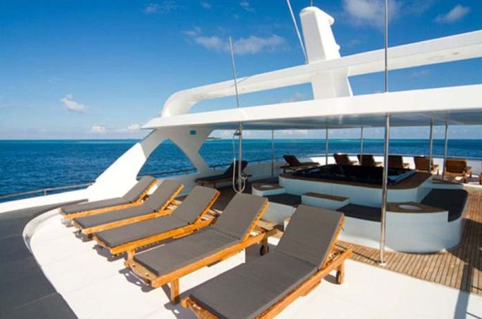 Yacht OCEAN SAPPHIRE -  Sundeck Deck Chairs.jpg