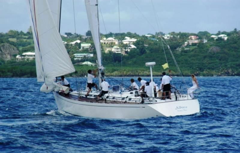 Yacht OLIVIA LEE -  Main.jpg