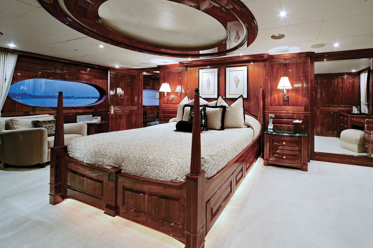 Yacht ONE MORE TOY -  Master Cabin.jpg