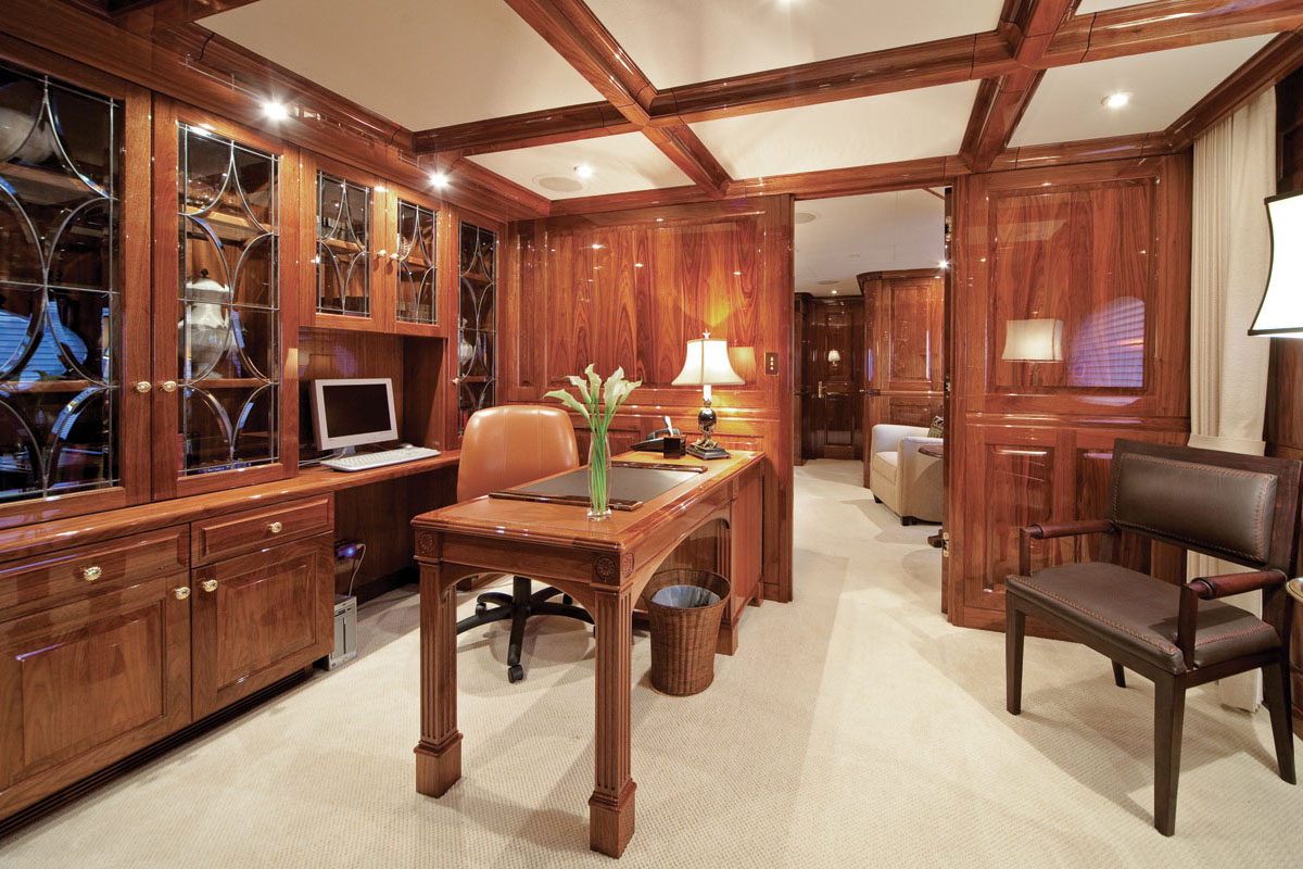 Yacht ONE MORE TOY -  Master Office.jpg