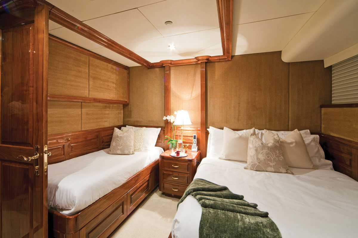 Yacht ONE MORE TOY -  Twin Cabin.jpg