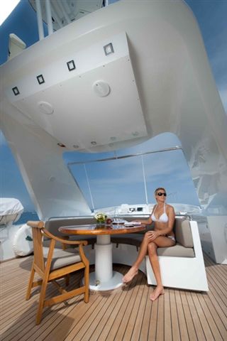 Yacht PALM B -  Flybridge Dining.jpg