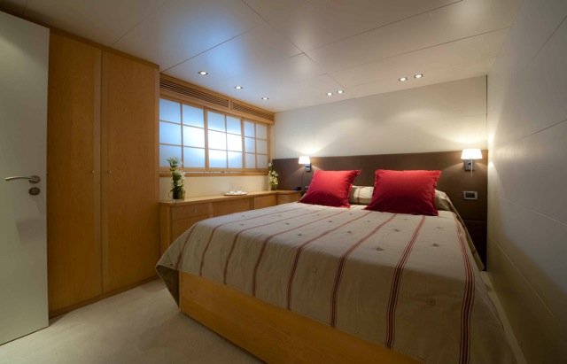 Yacht PALM B -  VIP Cabin.jpg