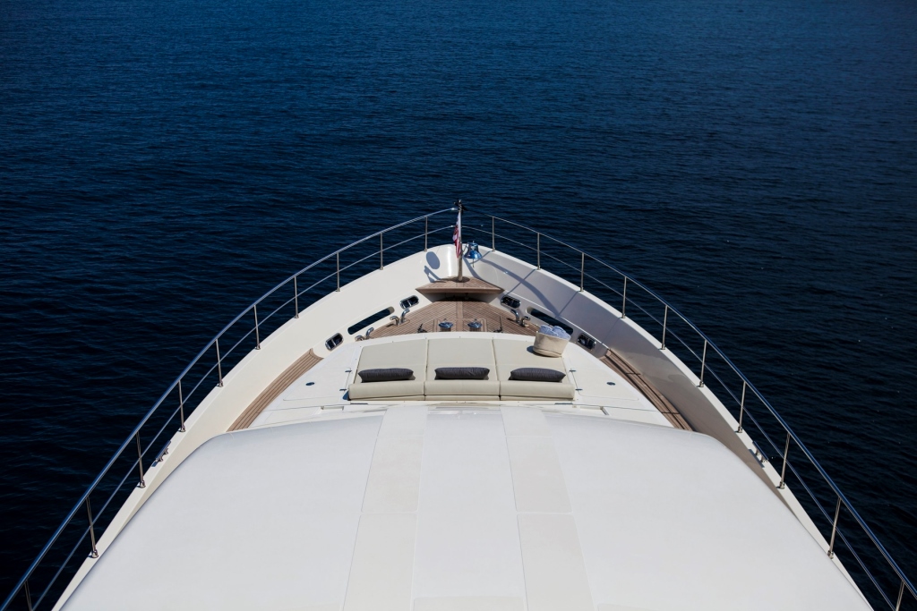Yacht PERPETUAL -  Bow.jpg