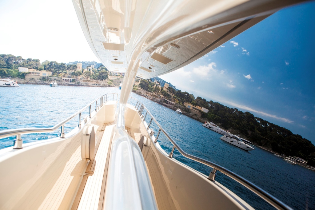 Yacht PERPETUAL -  Side Deck.jpg