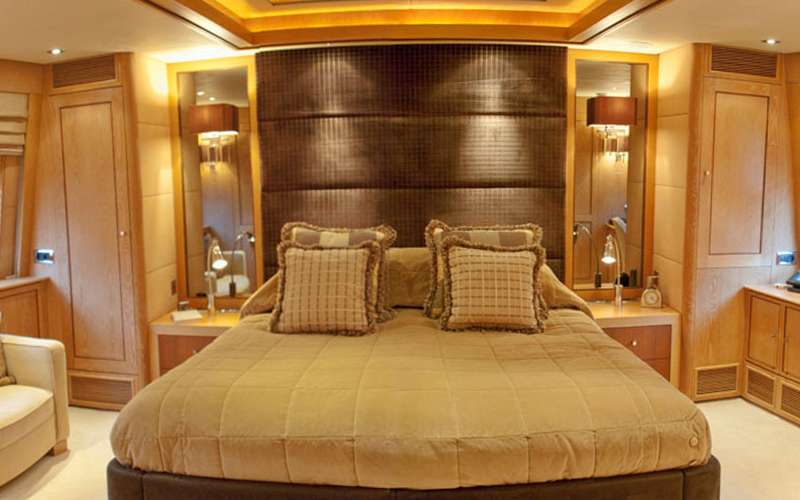 Yacht PHILOSOPHY -  Master  Cabin.jpg