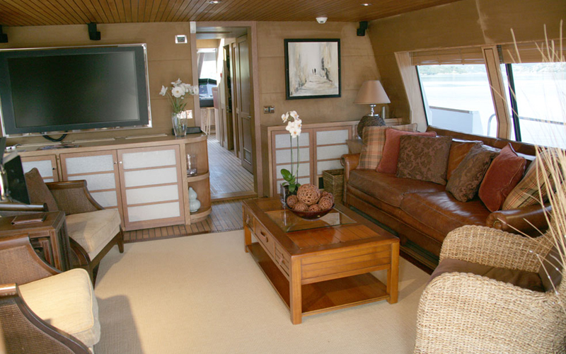 Yacht PHILOSOPHY -  Skylounge.jpg