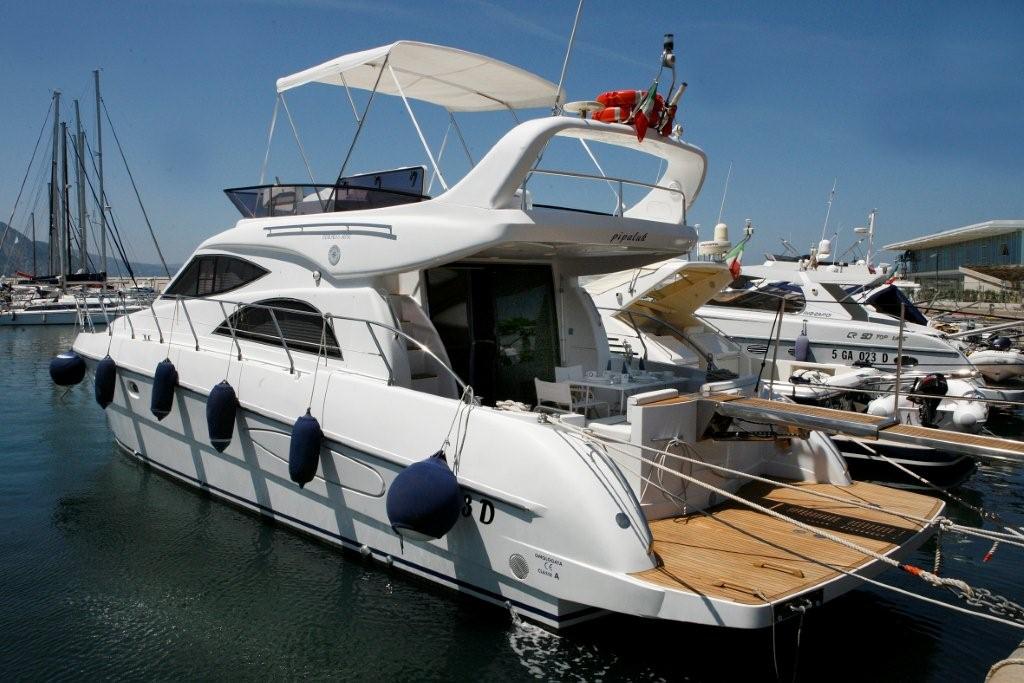 Yacht PIPALUK -  Aft View in port.jpg