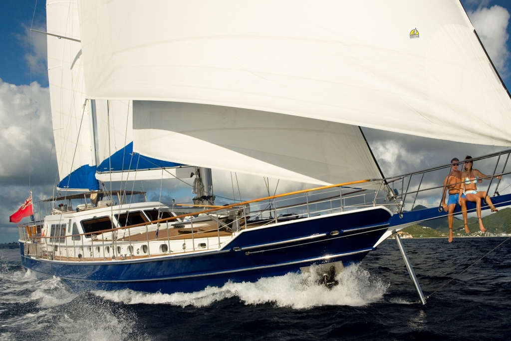 Yacht QUEEN SOUTH III -  Main.jpg