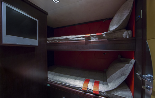 Yacht QUID PRO QUO -  Twin Cabin 3.jpg