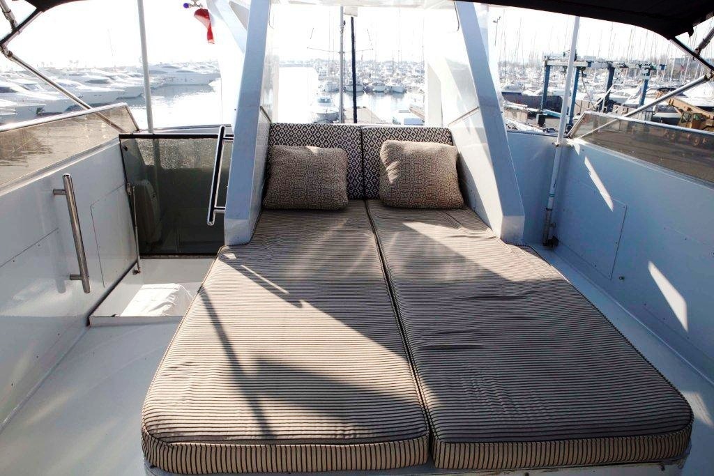 Yacht S & U -  Flybridge Sunpads.jpg