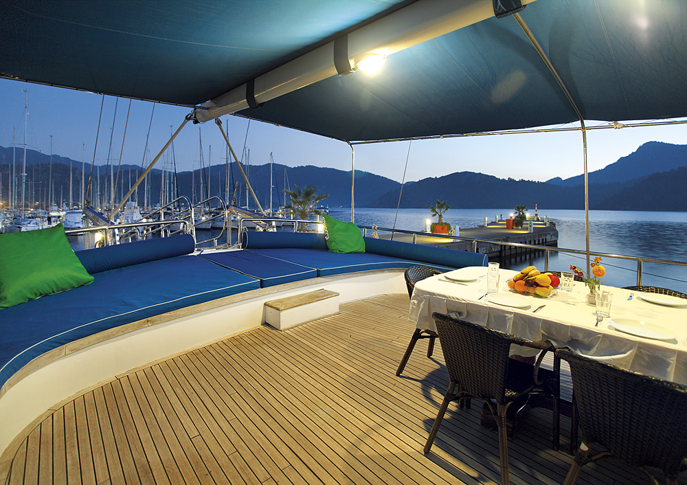 Yacht SARAYLI  I - Aft Deck Sunpads and Dining.jpg