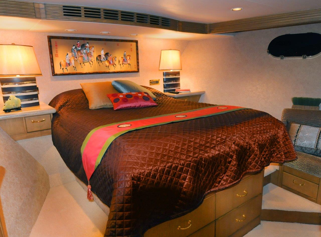 Yacht SCOTT FREE -  VIP Cabin.jpg