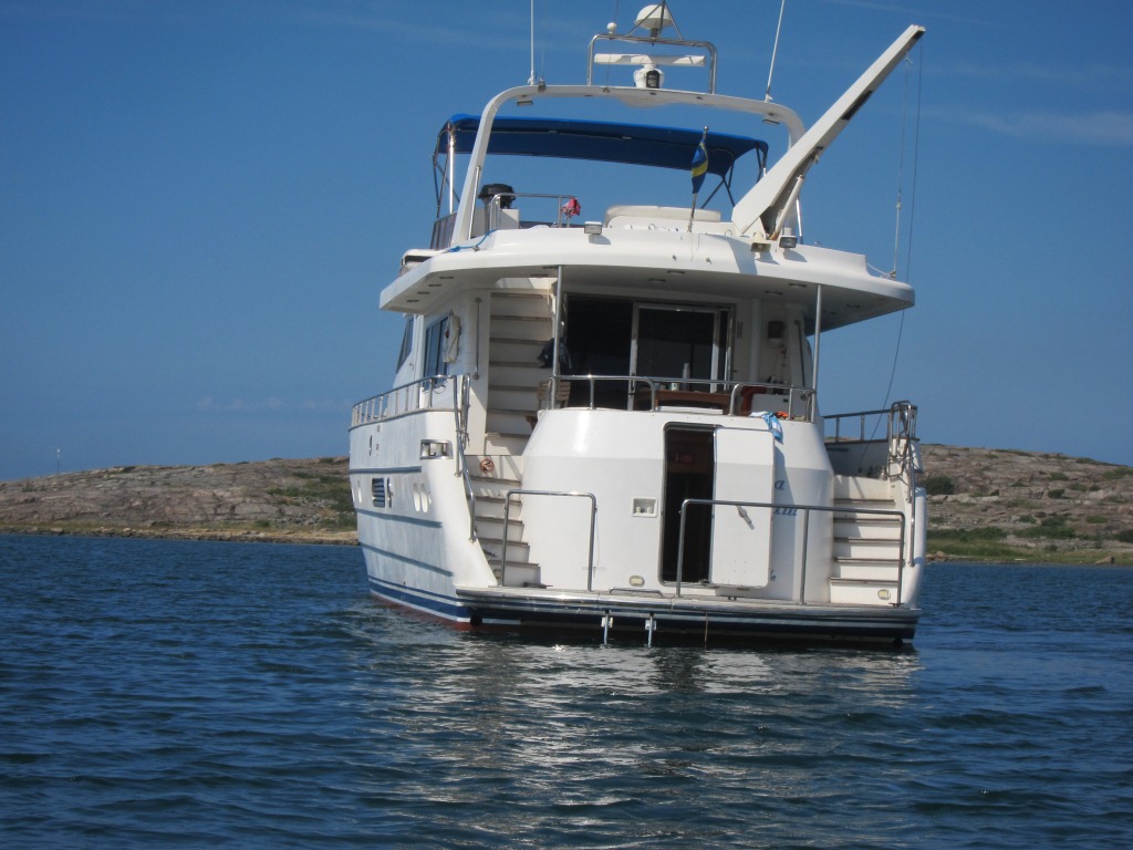 Yacht SEA DREAM -  Aft View.JPG