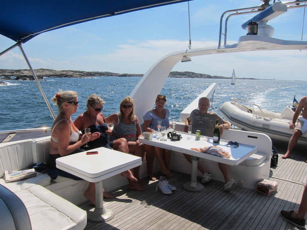 Yacht SEA DREAM -  Cocktails on the Flybridge.JPG