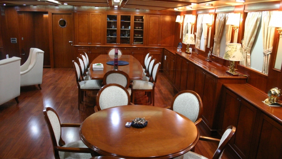 Yacht SEA DREAM - Salon 2.jpg