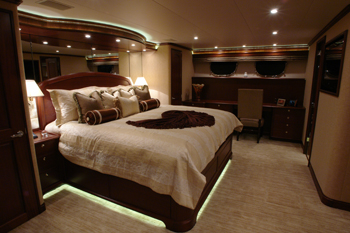 Yacht SEAS THE MOMENT -  Master Cabin.jpg