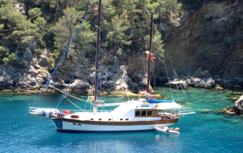 Yacht SERENITY 70 -  At Anchor.jpg
