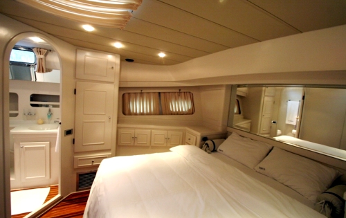 Yacht SERENITY 70 -  Guest Cabin.jpg