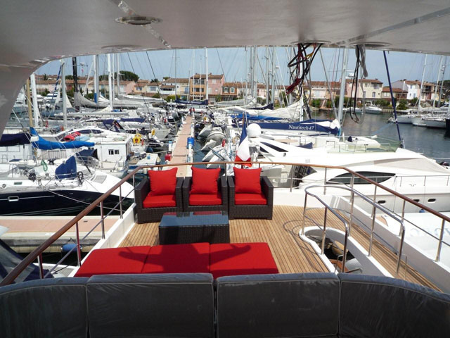 Yacht SILVER FOX -  Flybridge.jpg