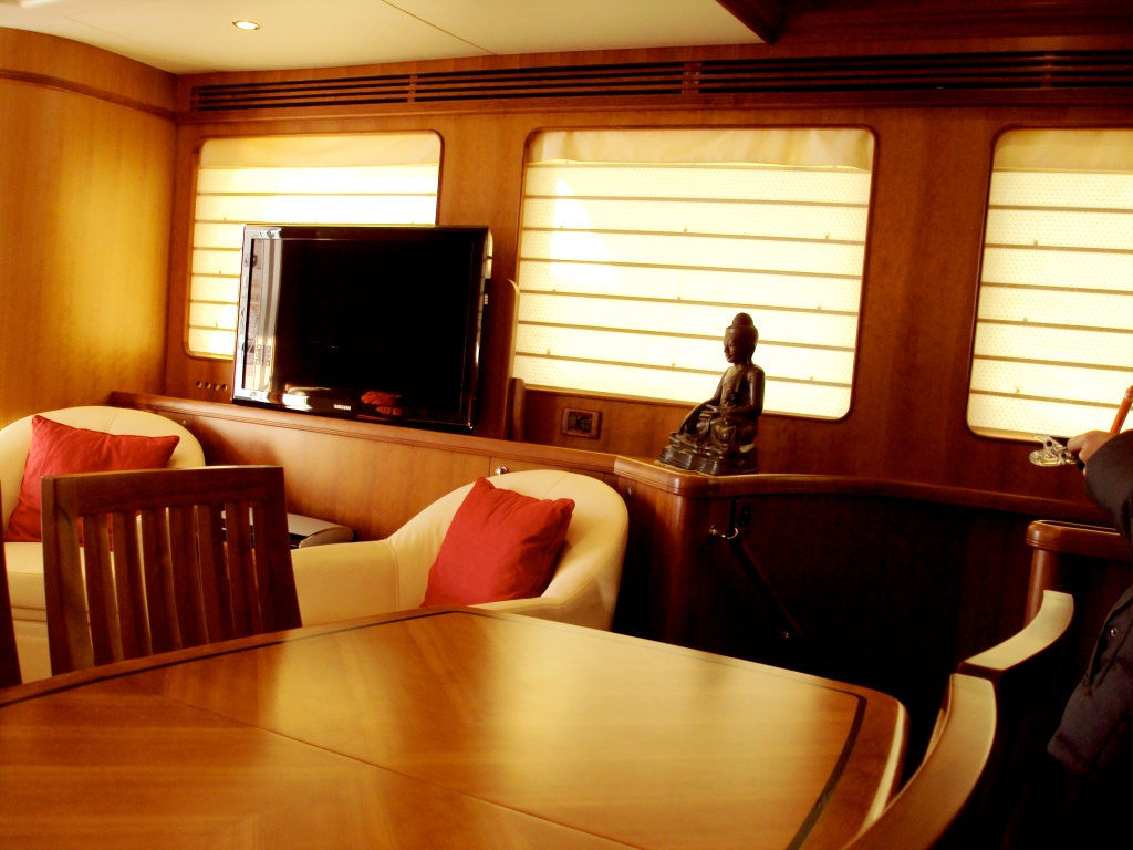 Yacht SILVER FOX -  Formal Dining.jpg