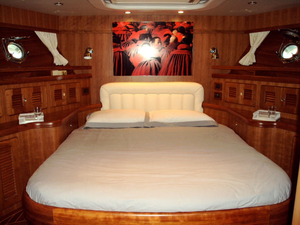 Yacht SILVER FOX -  VIP Cabin.jpg