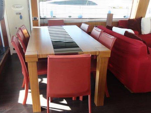 Yacht SKYFALL -  Dining Table.jpg