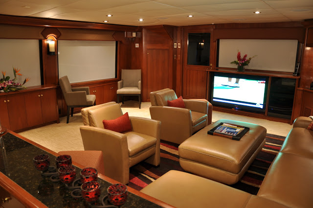 Yacht SOLSTICE I -  Salon.jpg