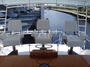 Yacht SPECULATOR -  Flybridge.jpg