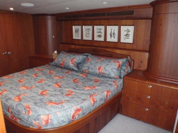Yacht SPECULATOR -  Master Cabin.jpg