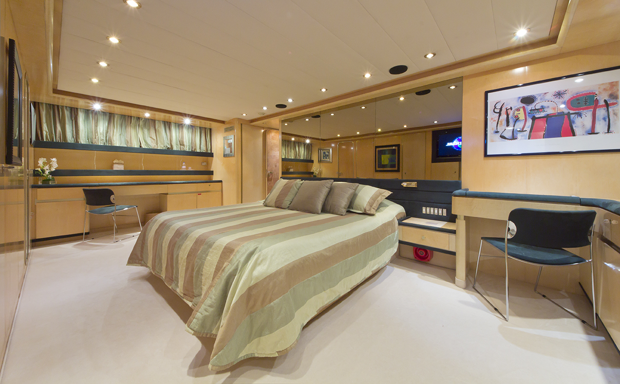 Yacht SUNLINER X -  VIP Cabin.jpg