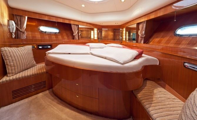 Yacht SUSAN II -  Master Cabin.jpg