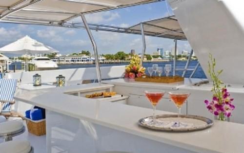 Yacht SYRENE -  Sundeck Bar.jpg