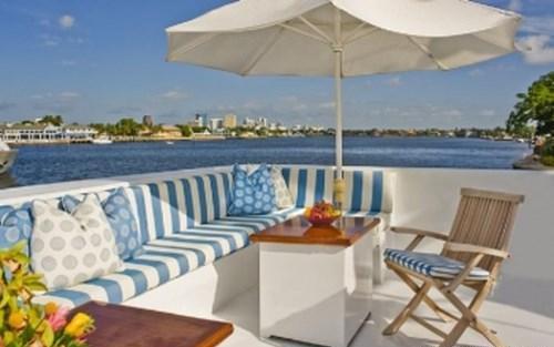 Yacht SYRENE -  Sundeck Seating.jpg