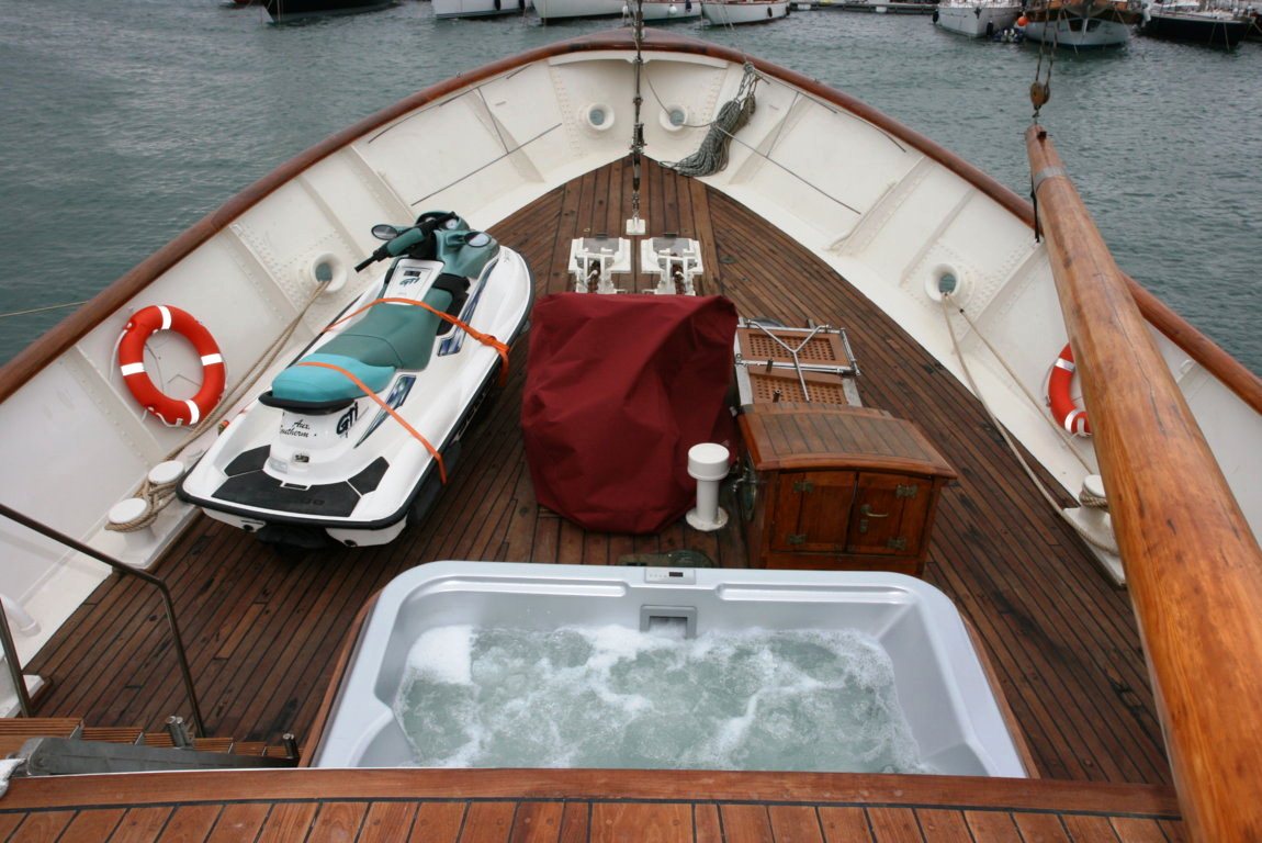 Yacht Southern Cross -  Looking forward.jpg