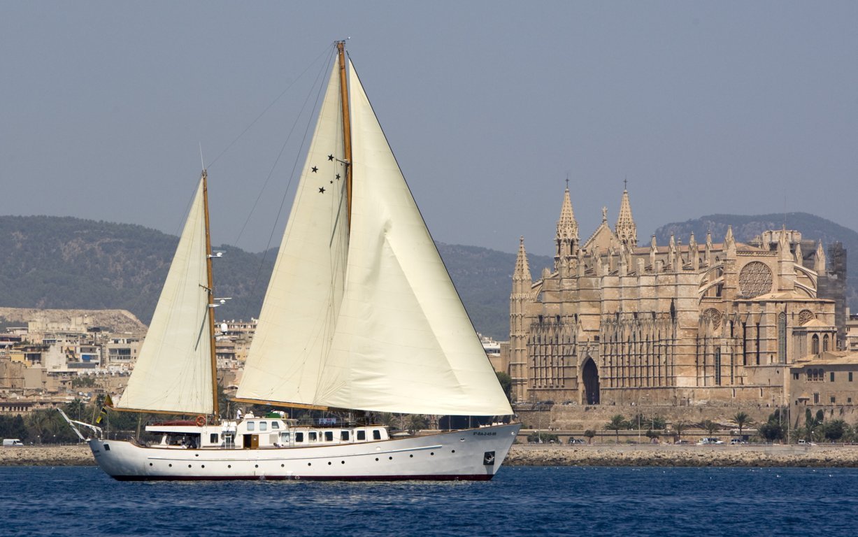 Yacht Southern Cross -  Main.jpg