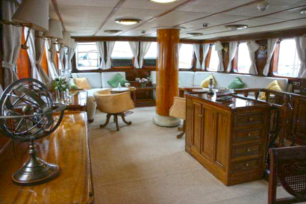Yacht Southern Cross -  Salon.jpg
