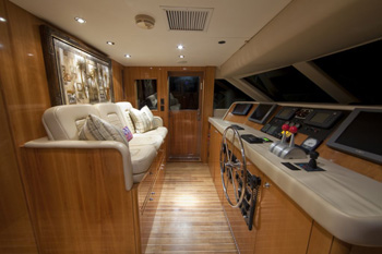Yacht TEMPTATION - Wheelhouse.jpg