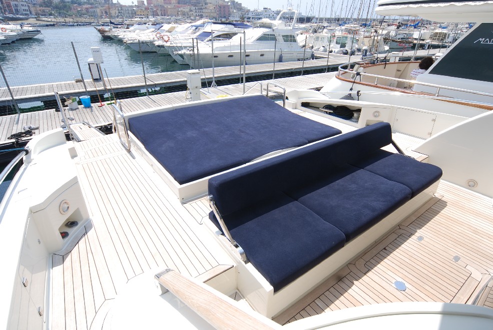 Yacht TEONE - Aft Deck Seating.jpg
