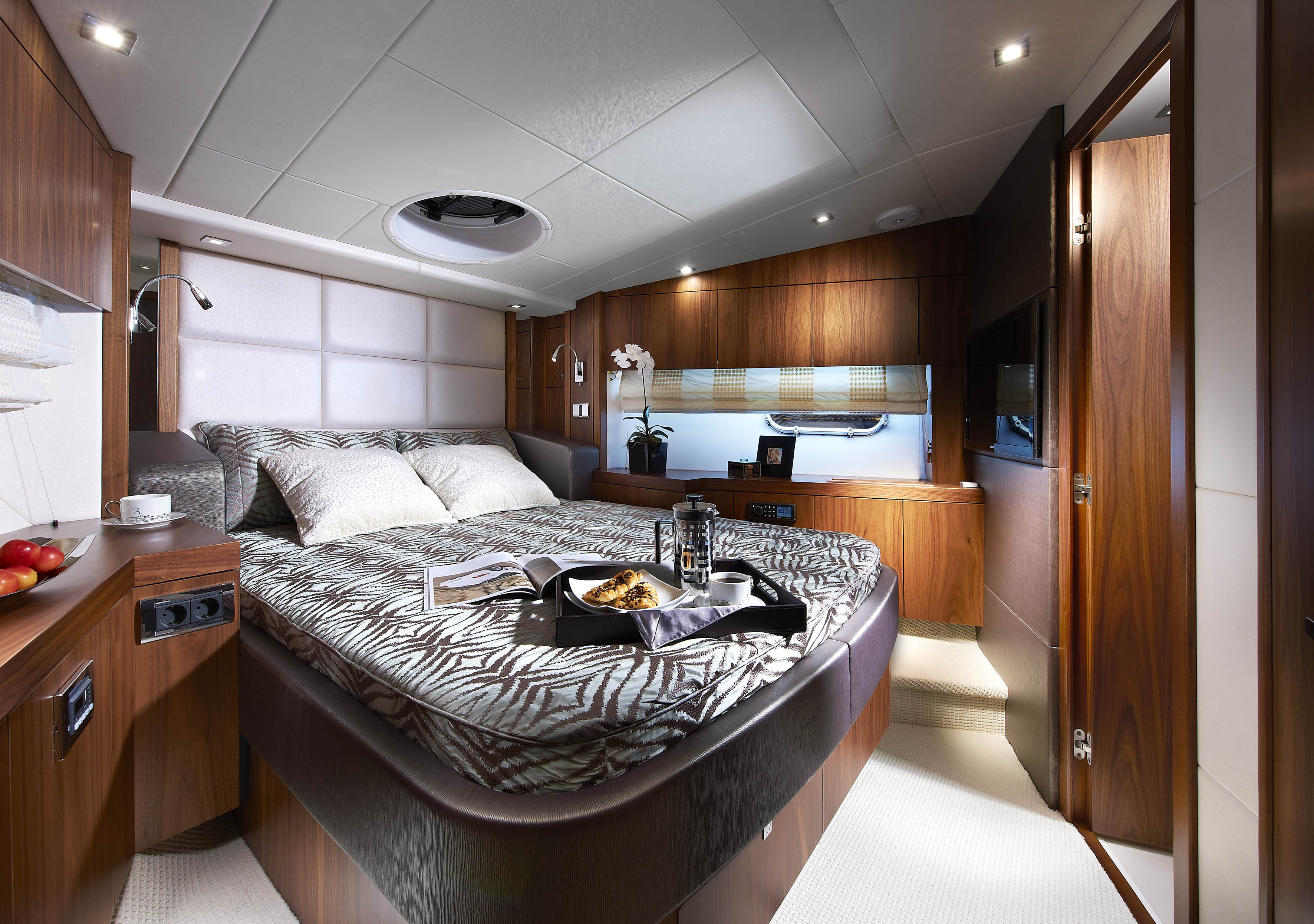 Yacht THE VAN -  VIP Cabin.jpg