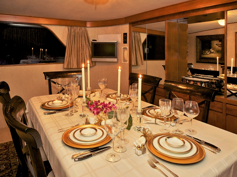 Yacht TRILOGY -  Formal Dining.jpg