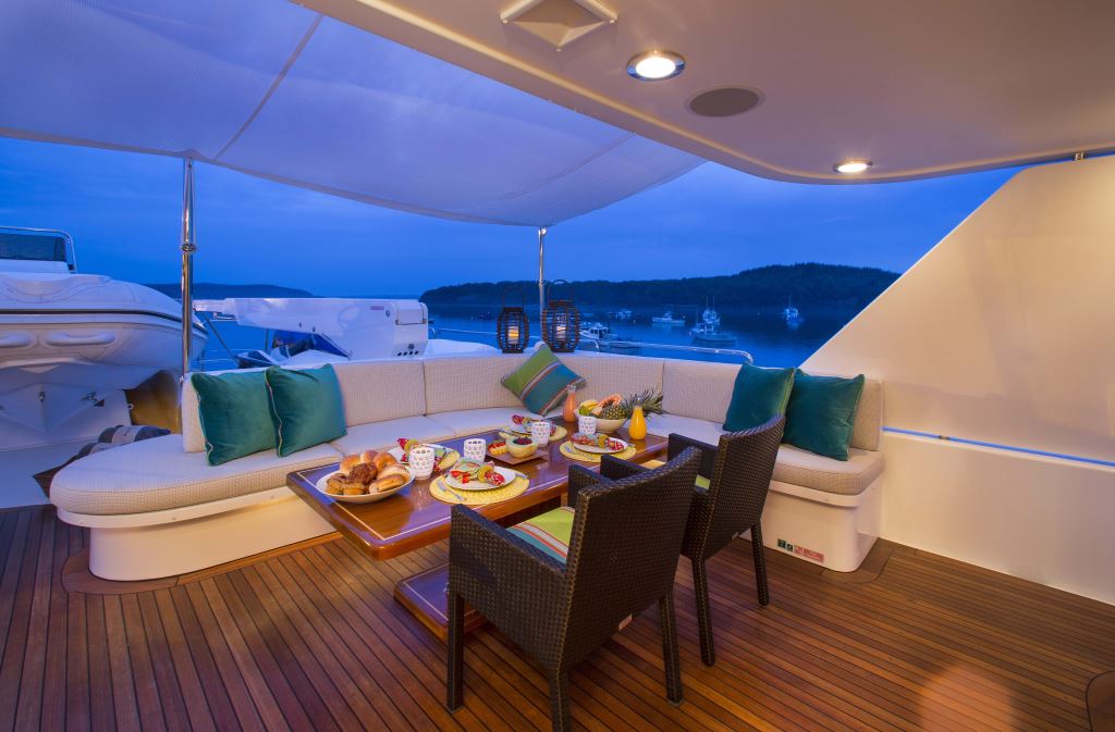 Yacht TRISARA -  Bridge Deck Al Fresco Dining.jpg