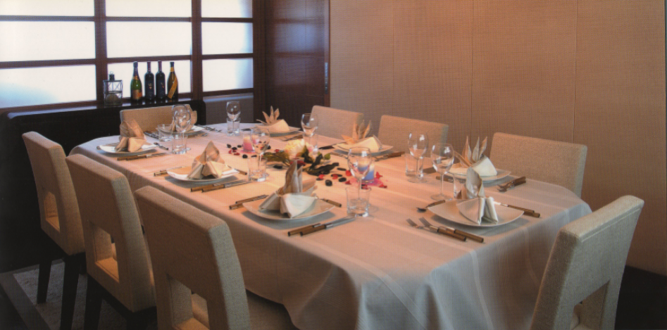 Yacht UNICA - Dining.jpg