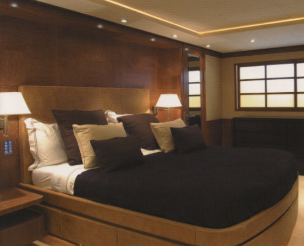 Yacht UNICA - VIP Cabin.jpg