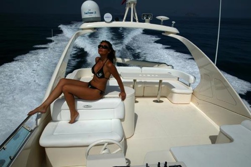 Yacht WAVE RUNNER -  Flybridge.jpg