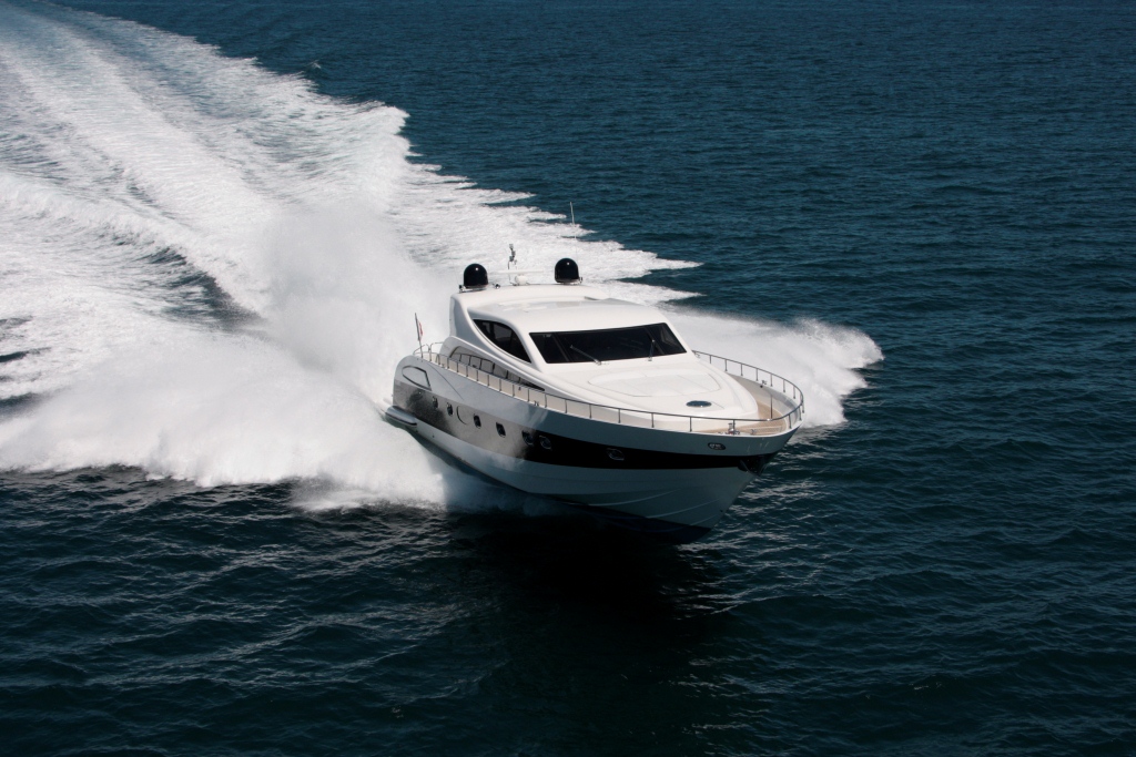 Yacht WELL DONE -  Cruising at speed.jpg