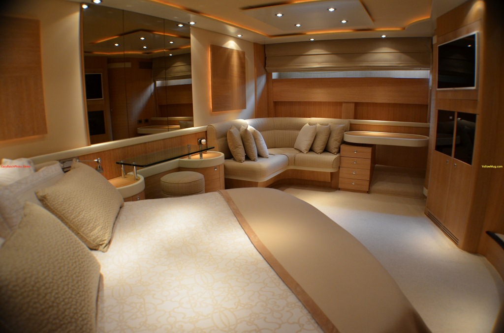 Yacht WELL DONE -  Master Cabin 2.jpg