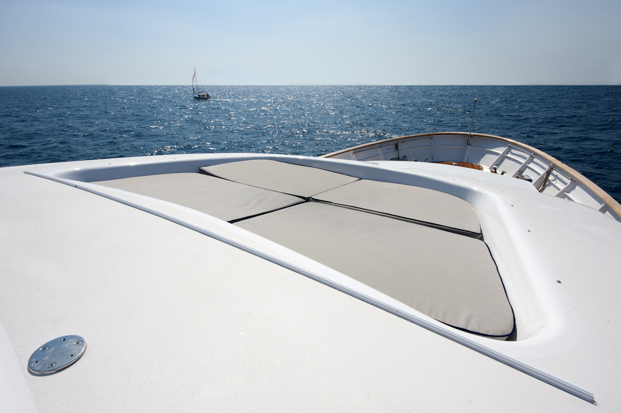 Yacht WOLF TWO -  Foredeck.jpg