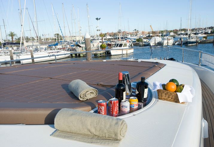 Yacht YUMI -  Forward Sunpads.jpg