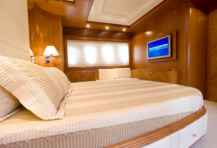 Yacht YUMI -  Master Cabin 2.jpg
